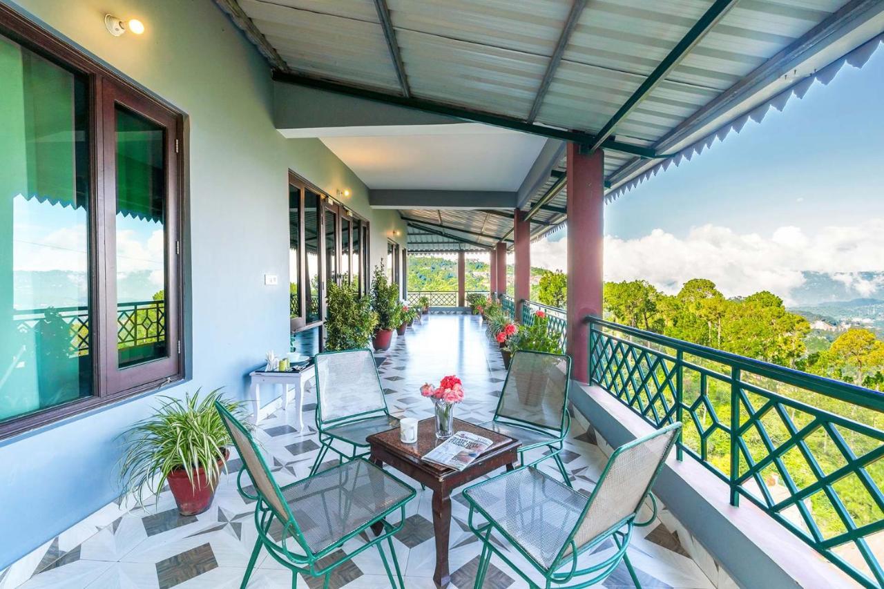Stayvista At Cecil Cottages With Barbeque, Hill View Kasauli Luaran gambar