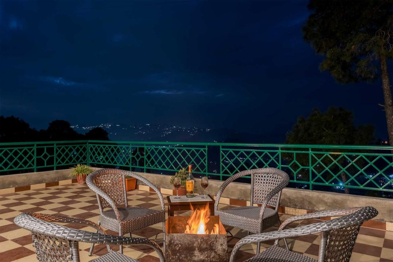Stayvista At Cecil Cottages With Barbeque, Hill View Kasauli Luaran gambar