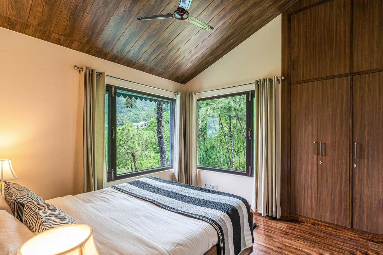 Stayvista At Cecil Cottages With Barbeque, Hill View Kasauli Luaran gambar
