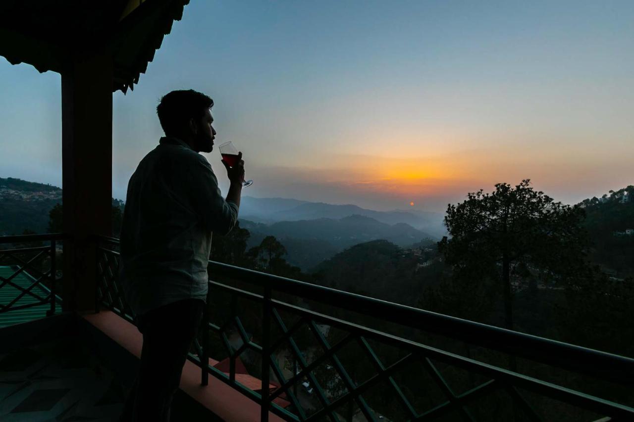 Stayvista At Cecil Cottages With Barbeque, Hill View Kasauli Luaran gambar