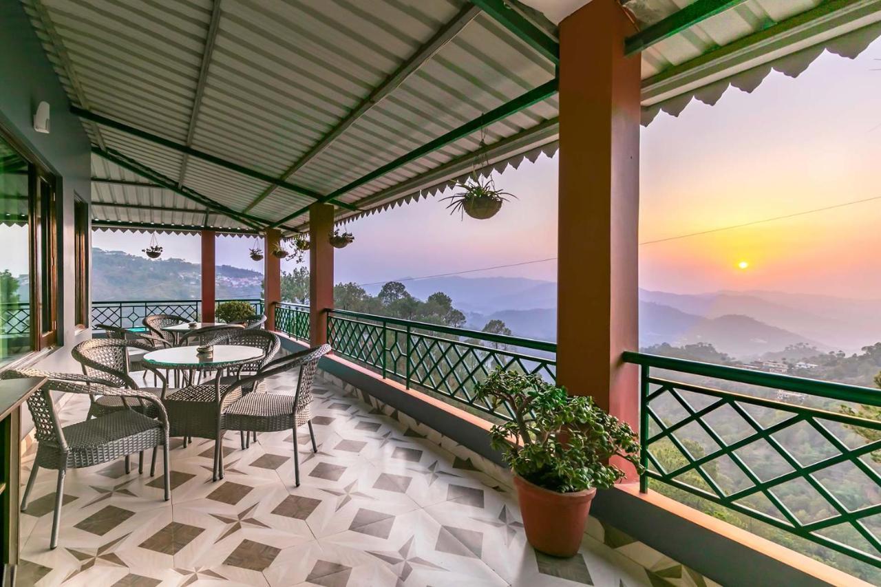 Stayvista At Cecil Cottages With Barbeque, Hill View Kasauli Luaran gambar