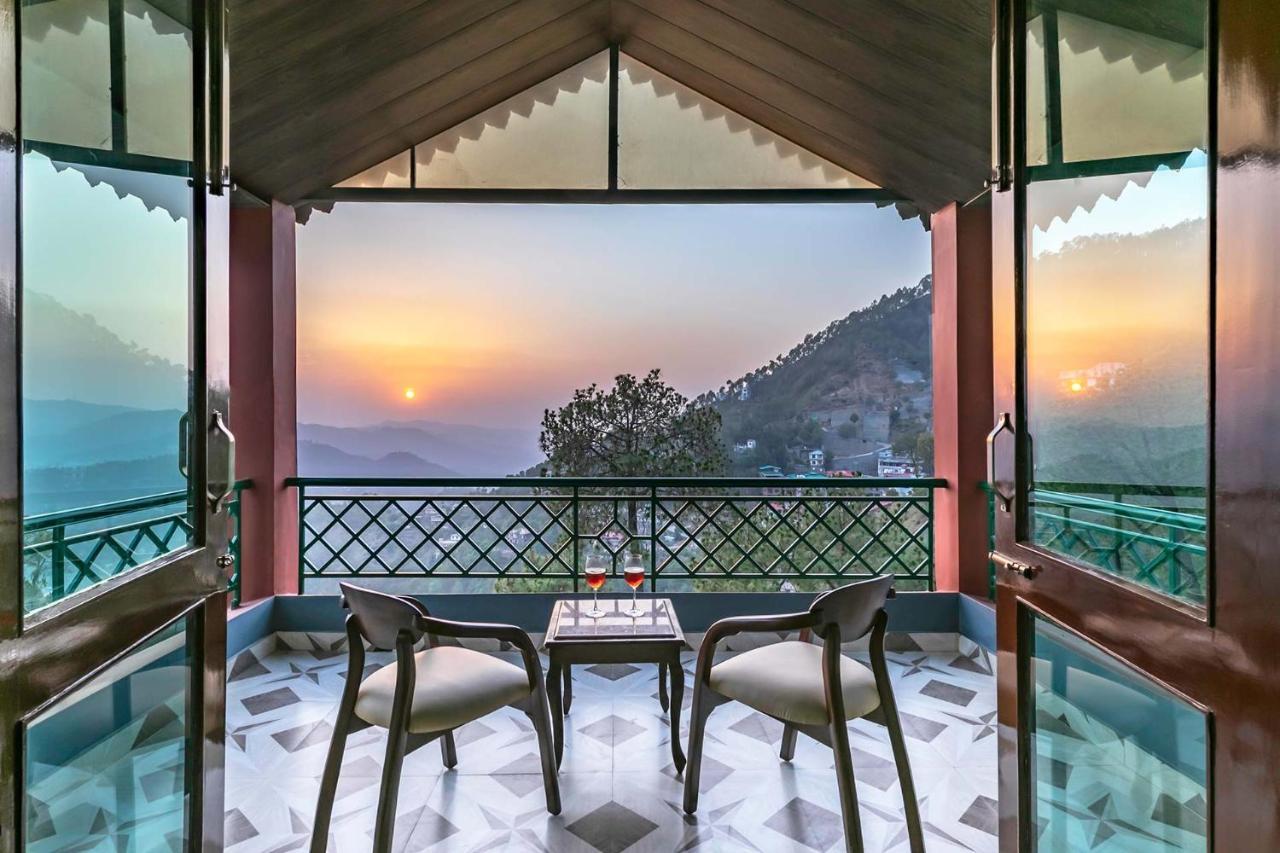 Stayvista At Cecil Cottages With Barbeque, Hill View Kasauli Luaran gambar