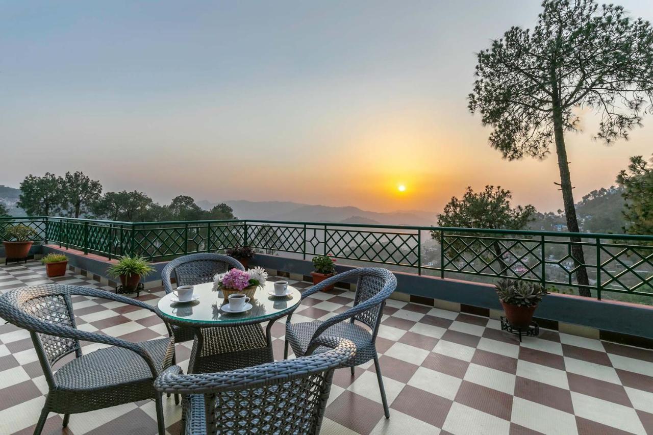 Stayvista At Cecil Cottages With Barbeque, Hill View Kasauli Luaran gambar