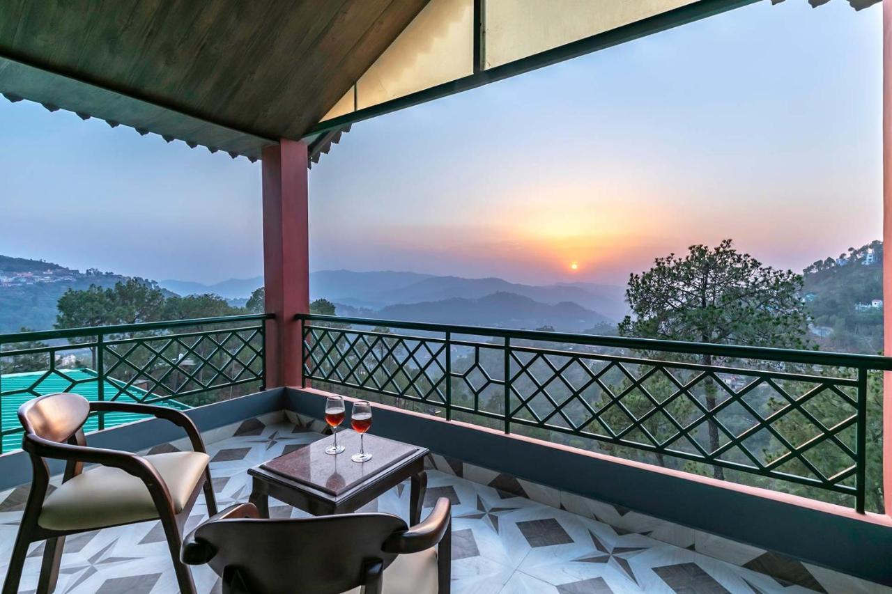 Stayvista At Cecil Cottages With Barbeque, Hill View Kasauli Luaran gambar