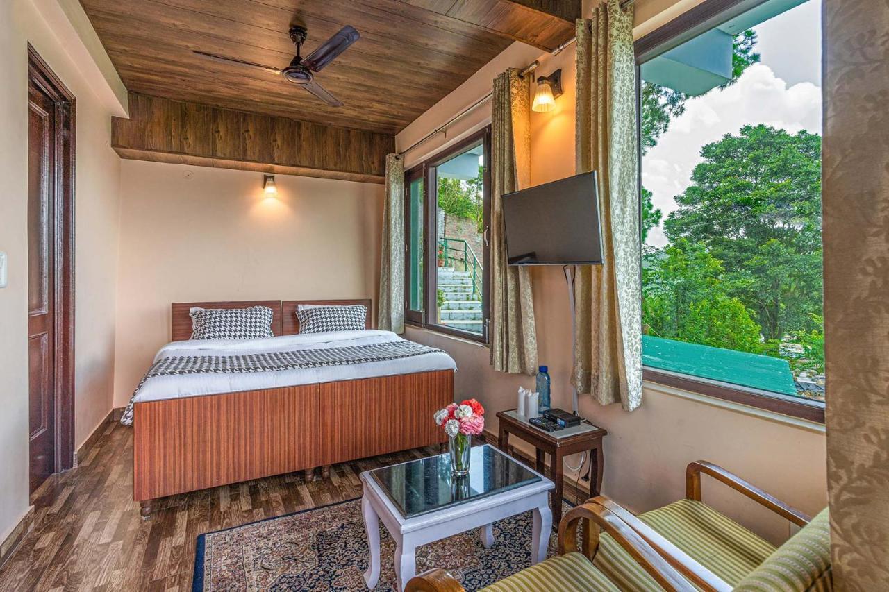 Stayvista At Cecil Cottages With Barbeque, Hill View Kasauli Luaran gambar