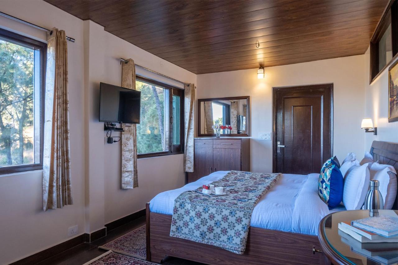 Stayvista At Cecil Cottages With Barbeque, Hill View Kasauli Luaran gambar