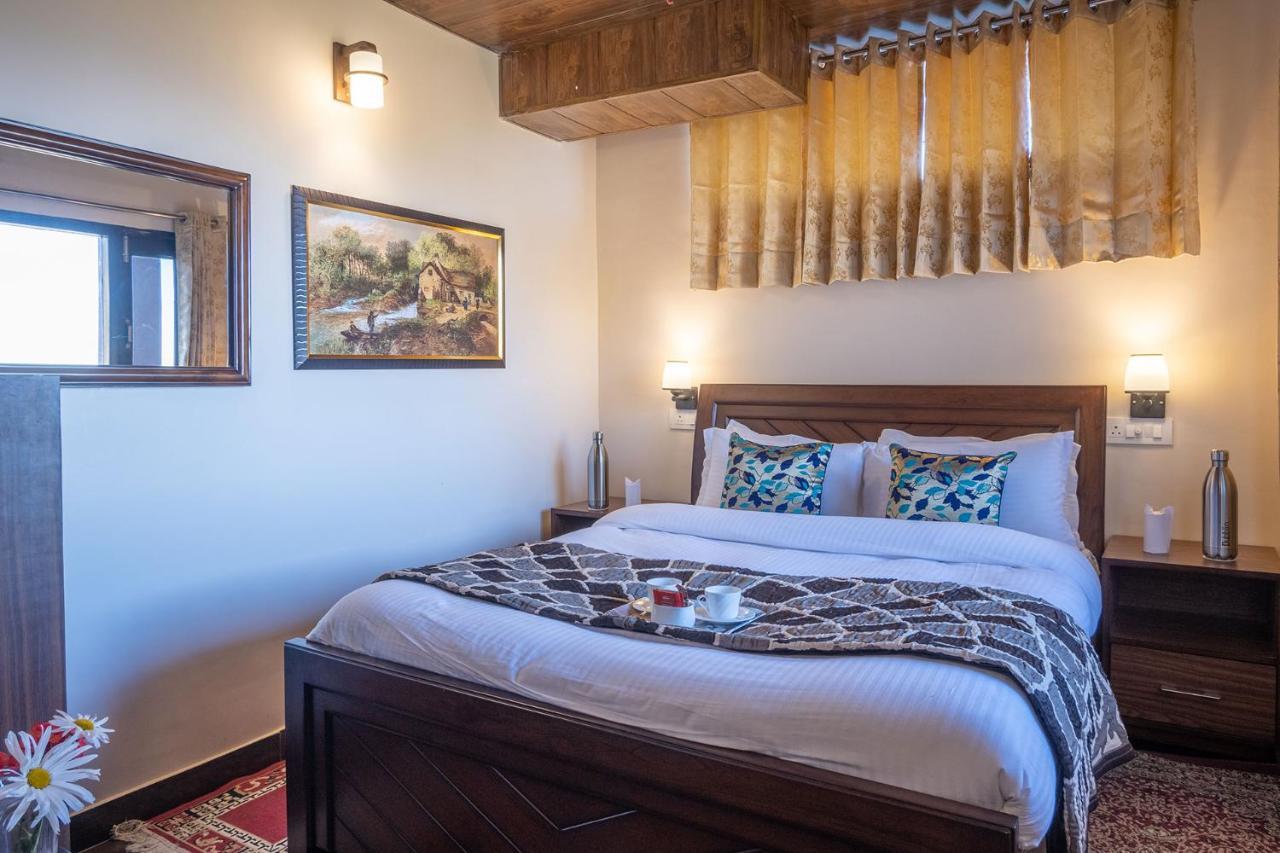 Stayvista At Cecil Cottages With Barbeque, Hill View Kasauli Luaran gambar
